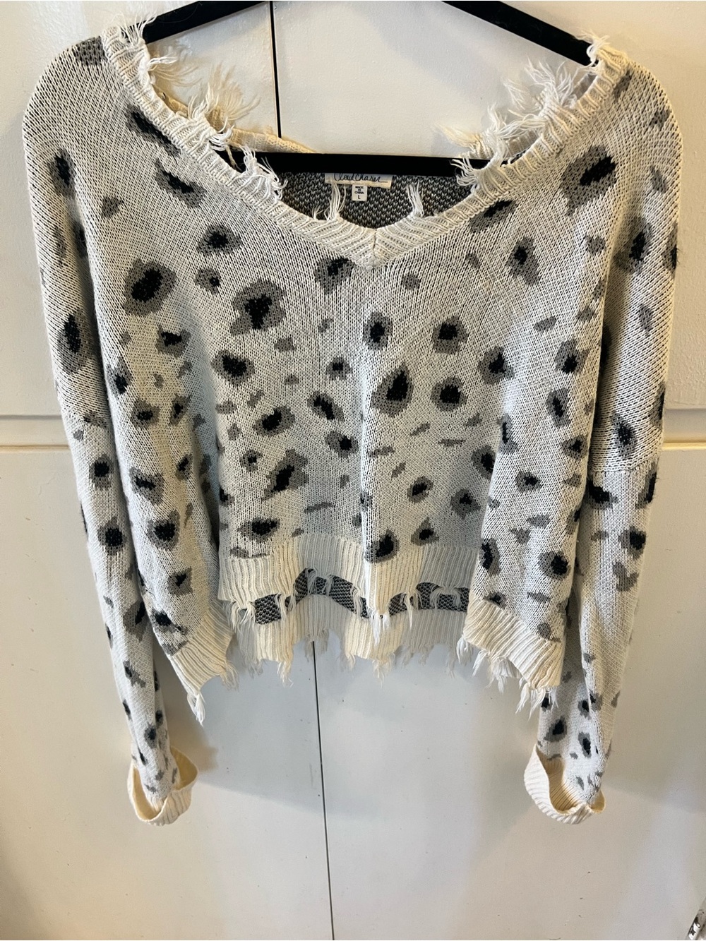 Leopard Sweater - Picture 4 of 4